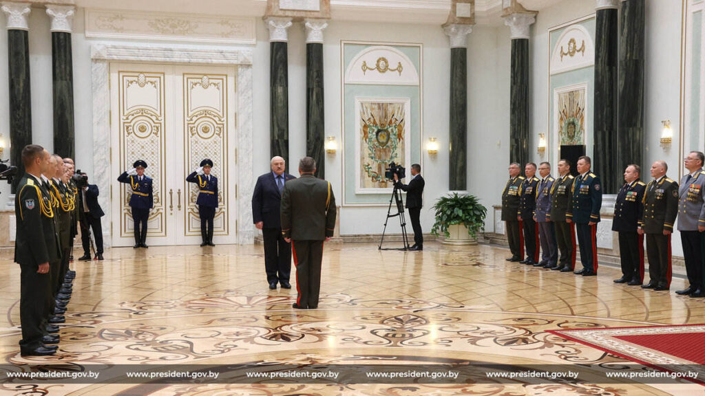 Лукашенко — главе МЧС о сроках устранения последствий непогоды: «День у вас»