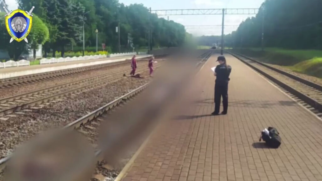Мотоцикл столкнулся с поездом Брест-Минск. Двое погибших, поезд задерживается