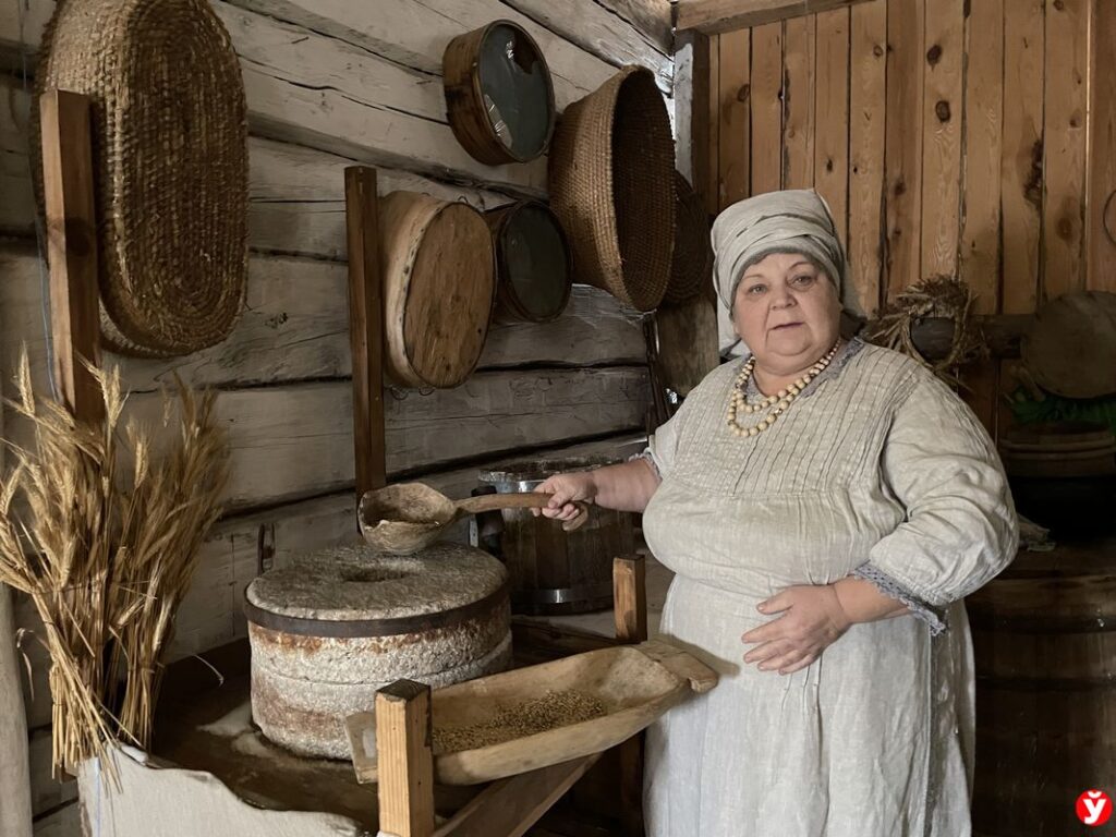 Хлебопек Ирина Жудрик из Жоровской пекарни (на просторах интернета это место часто называют музеем хлеба)