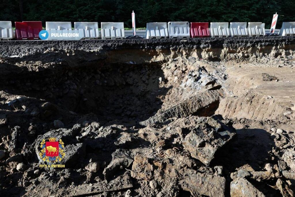 В Зельвенском районе во время строительства дороги нашли останки боевой машины времен ВОВ