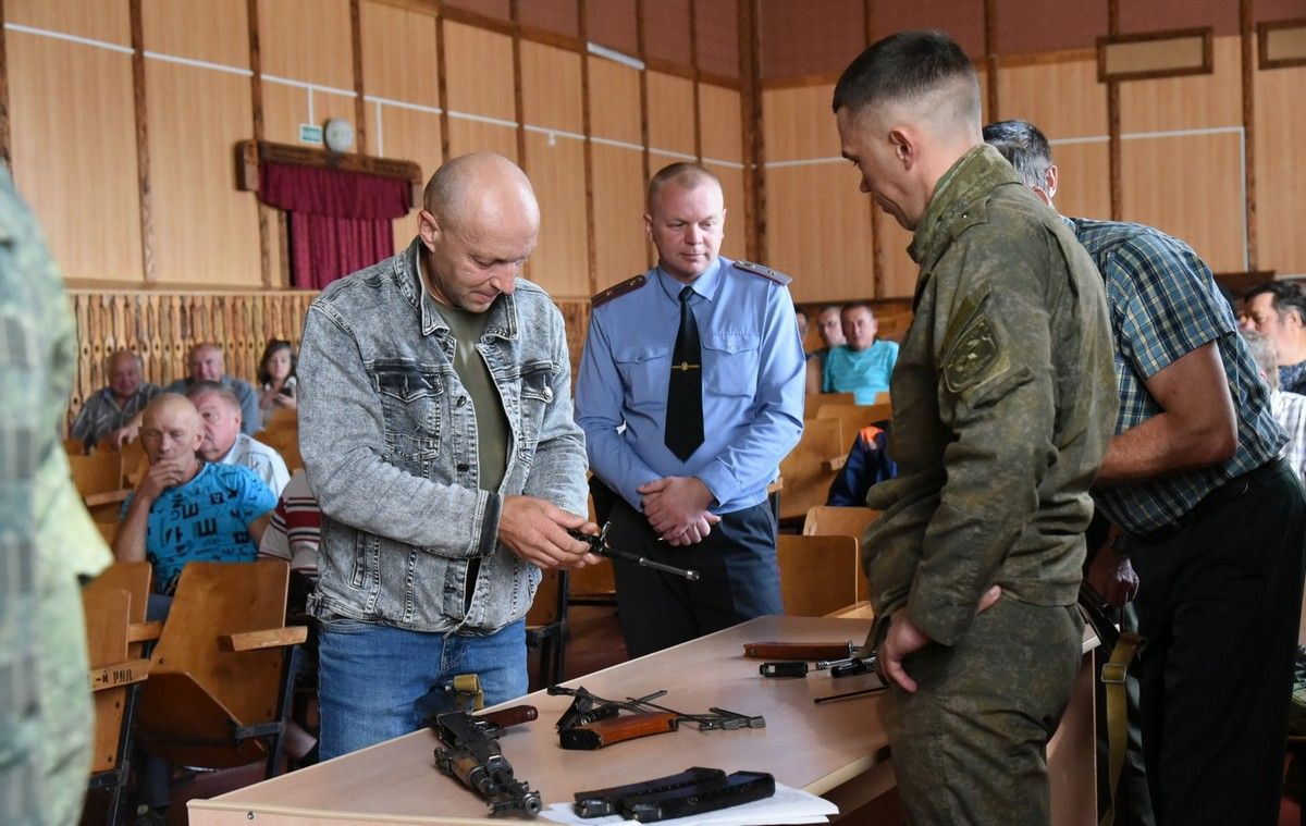 Отряды народного ополчения тренировались на однодневном сборе в Крупском районе