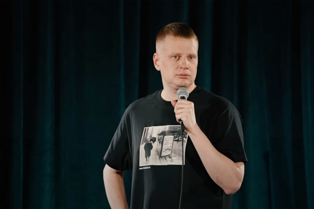 Беглого стендап-комика Комиссаренко начали судить в Минске
