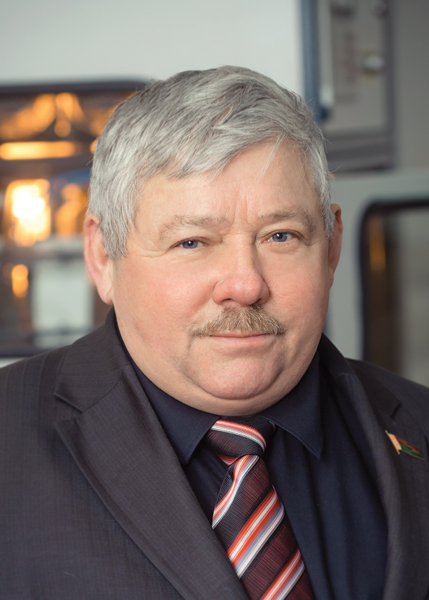 директор Александр Рыбак