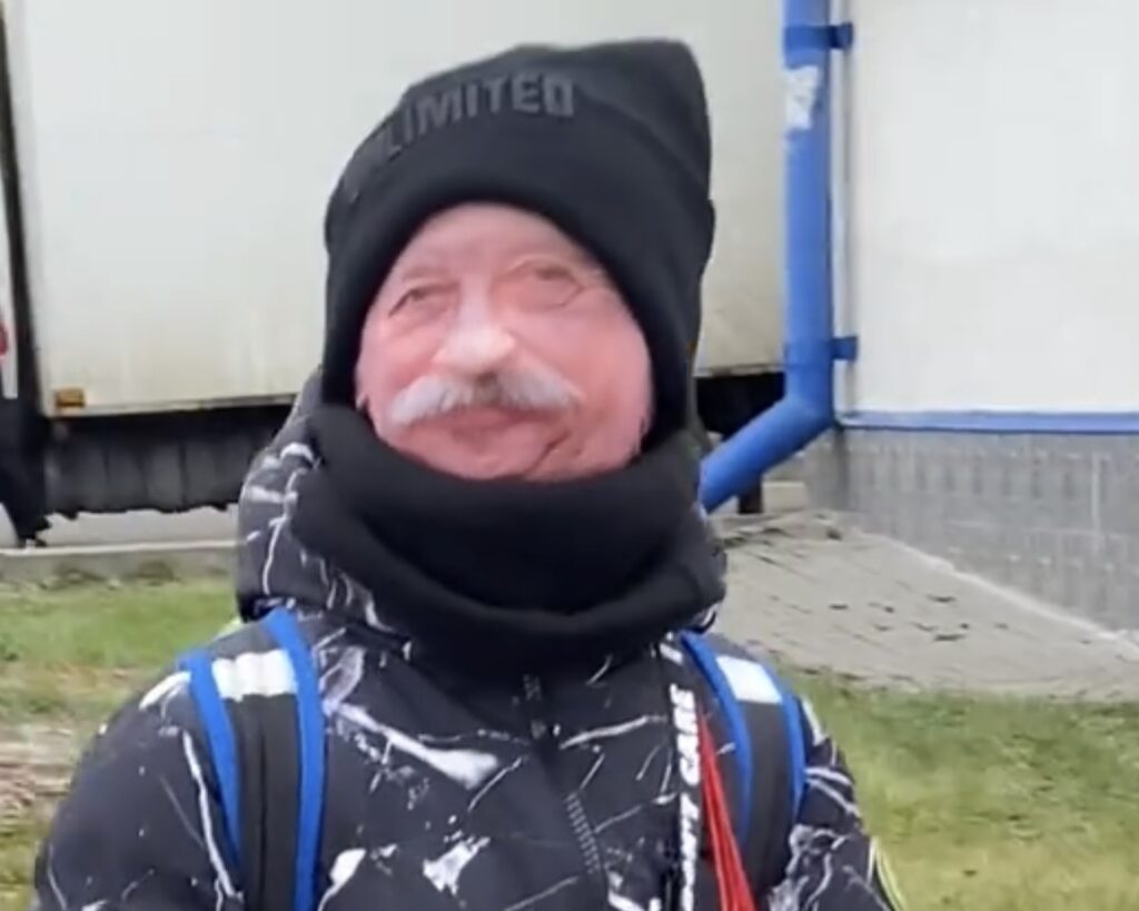 Крутите барабан! Мальчик в маске Якубовича покорил TikТok на 12,5 миллиона просмотров