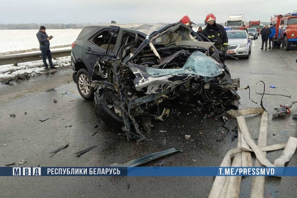 Лобовое столкновение на Минщине: погибли два человека