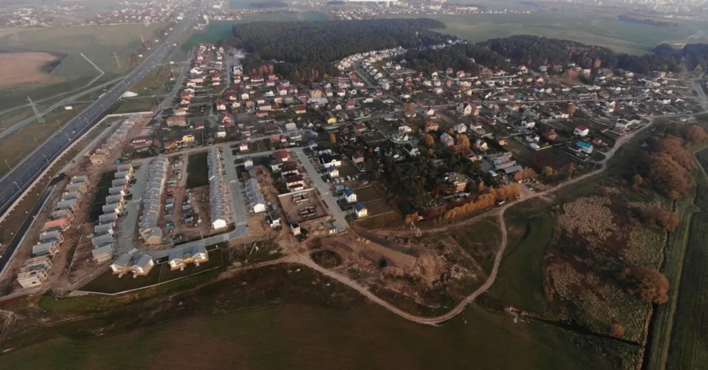 Узнали, что построят на месте пионерского лагеря в Зацени