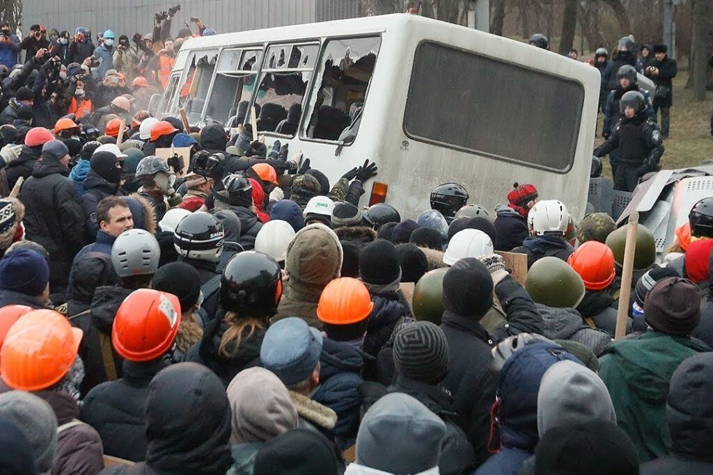 Дым от покрышек с «майданов» станет дымом Отечества. Инструкция, как проиграть выборы