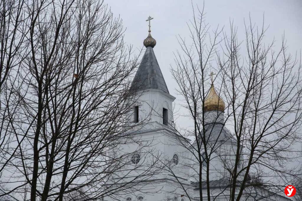 В праздник Рождества Лукашенко зажег свечу в логойском храме святителя Николая Чудотворца
