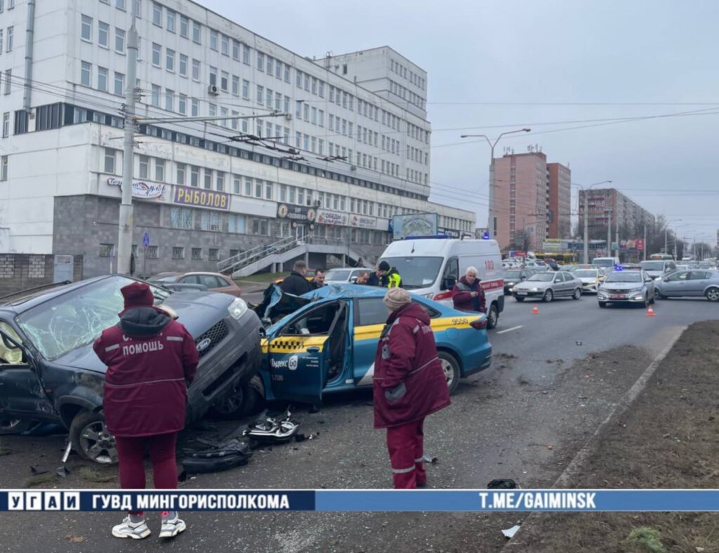 ДТП с участием трех автомобилей произошло на проспекте Пушкина в Минске