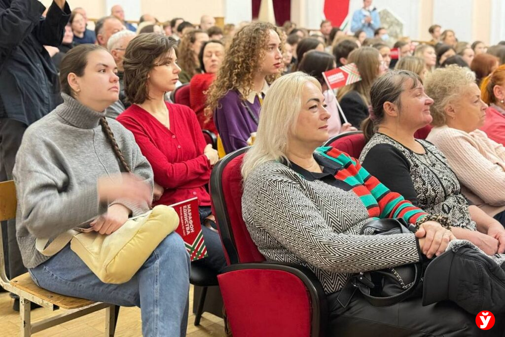 Именитые актеры Купаловского театра провели мастер-класс для студентов и преподавателей