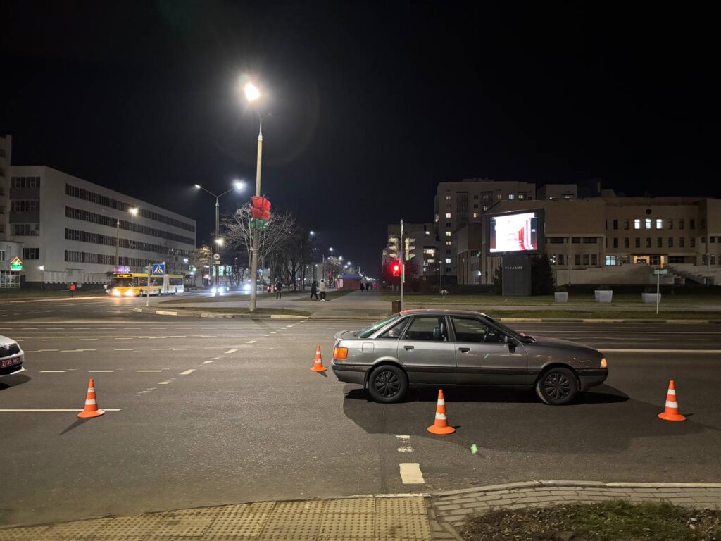 В Солигорске женщина попала под колеса. За рулем Audi был бесправник