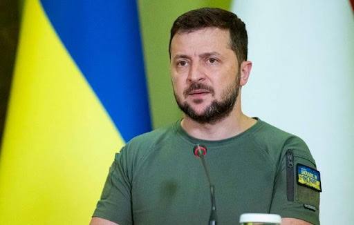 Зеленский предложил отправить на фронт преподавателей военных вузов Украины