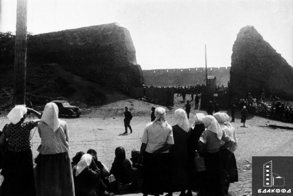 История одной фотографии: опасные игры белорусов в оккупации в 1941-м