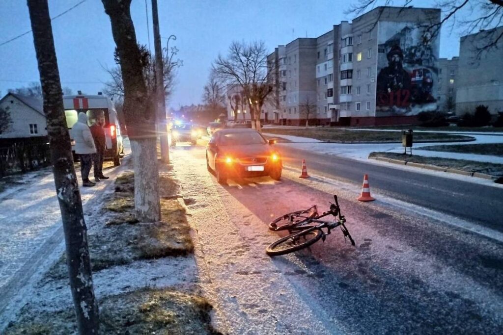 В Несвиже «Лексус» наехал на велосипедиста