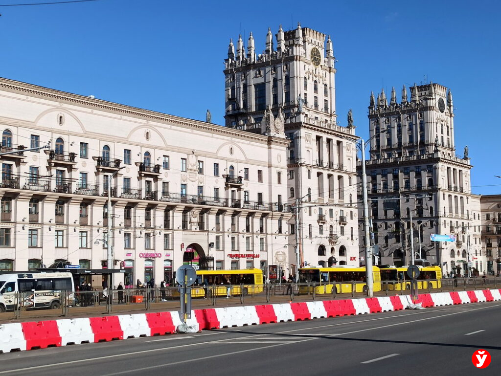 Все остановки транспорта в Минске оборудуют тонированными стеклами