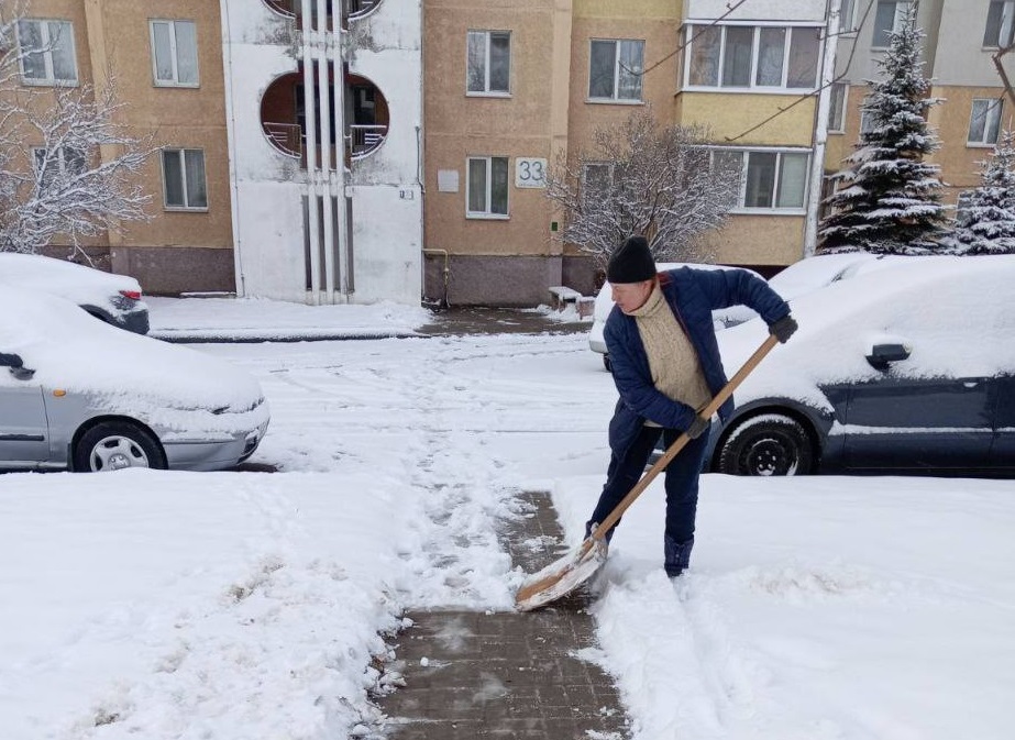 Коммунальные службы Минщины устраняют последствия снегопада