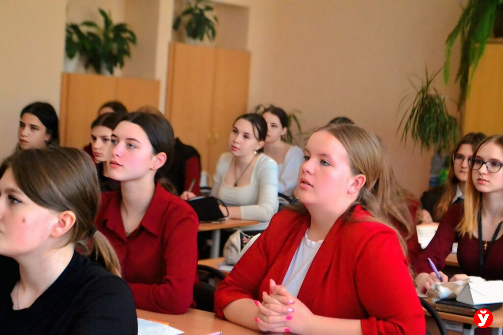 Графический дизайн и иностранные языки. Какие еще специальности предлагает Несвижский колледж