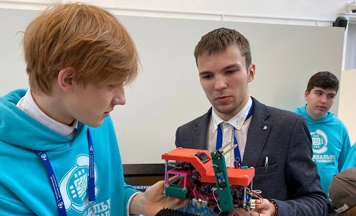 Белорусские школьники представили роботизированную систему для аграриев