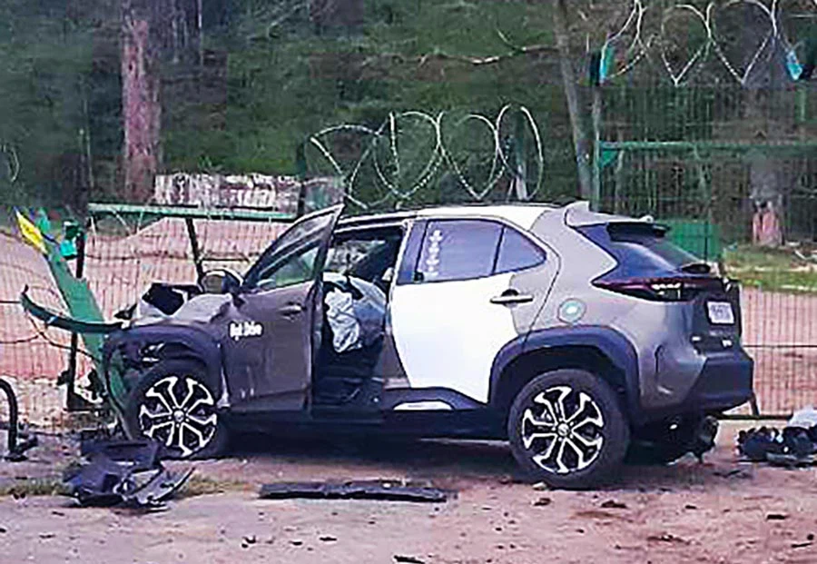 Литовец на шеринговом авто протаранил забор на границе с Беларусью