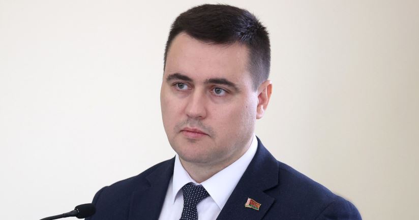 В школе без телефона. Ситуацию прокомментировал Минобр