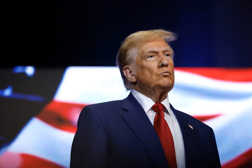 Трамп заявил, что готов встретиться с Путиным и Зеленским