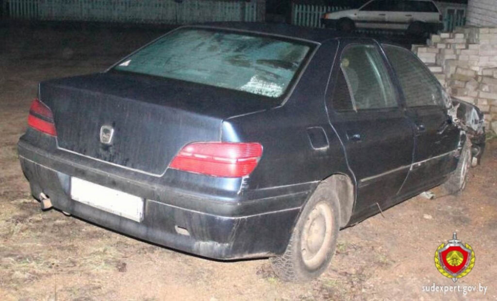 Пьяный гость угнал машину знакомого и врезался на ней в бетонное ограждение