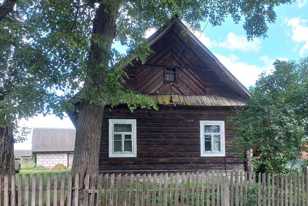 Нашли уютные дома под дачу в живописных местах. Стоимость очень щадящая