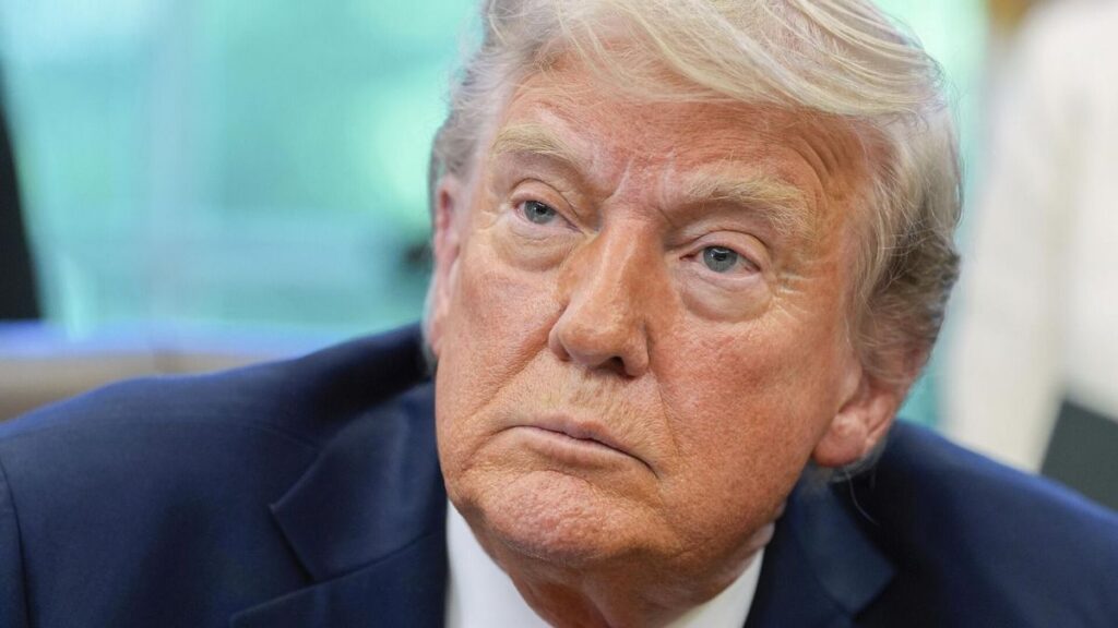 Трамп сокращает ЦРУ и переписывает историю — актуальное за неделю в США    