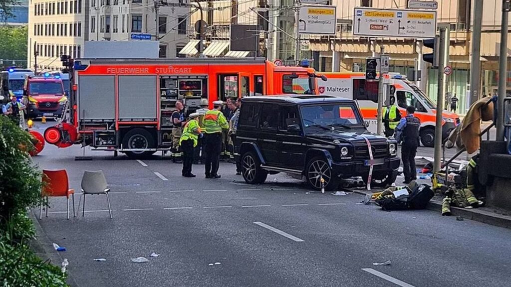 В Германии автомобиль въехал в толпу, есть пострадавшие