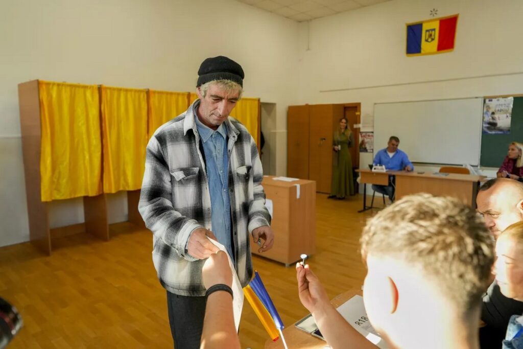 Известно, кто получил больше голосов на выборах в Румынии — данные экзитпола