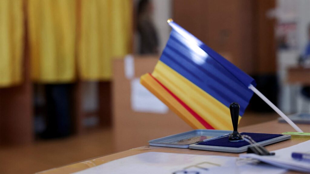 В Румынии стартовал второй тур президентских выборов на фоне политического кризиса