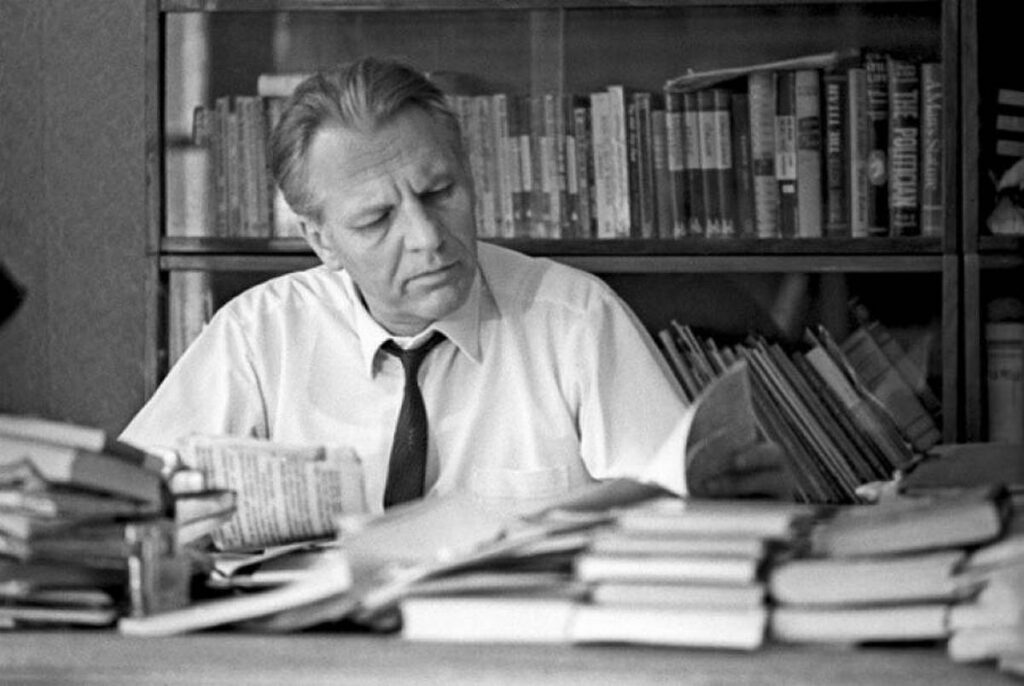 Писатель Сергей Смирнов: одним вернул честное имя, другим — память о них, стране —правду
