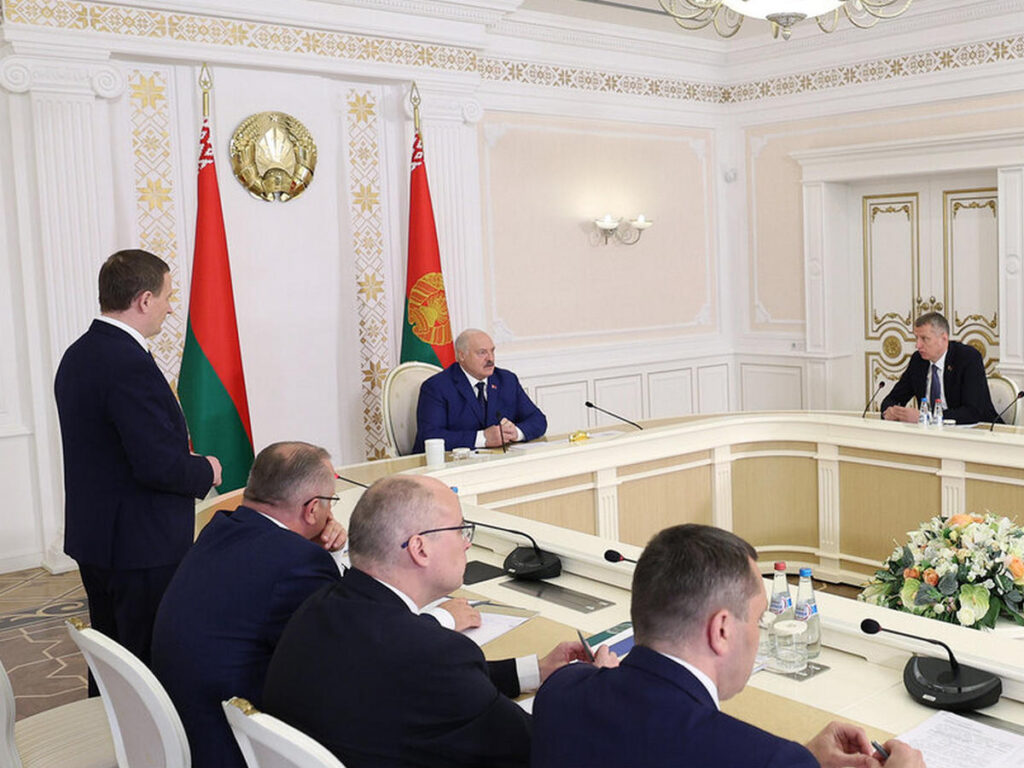 Президент рассказал правительству, как из Беларуси сделать Швейцарию