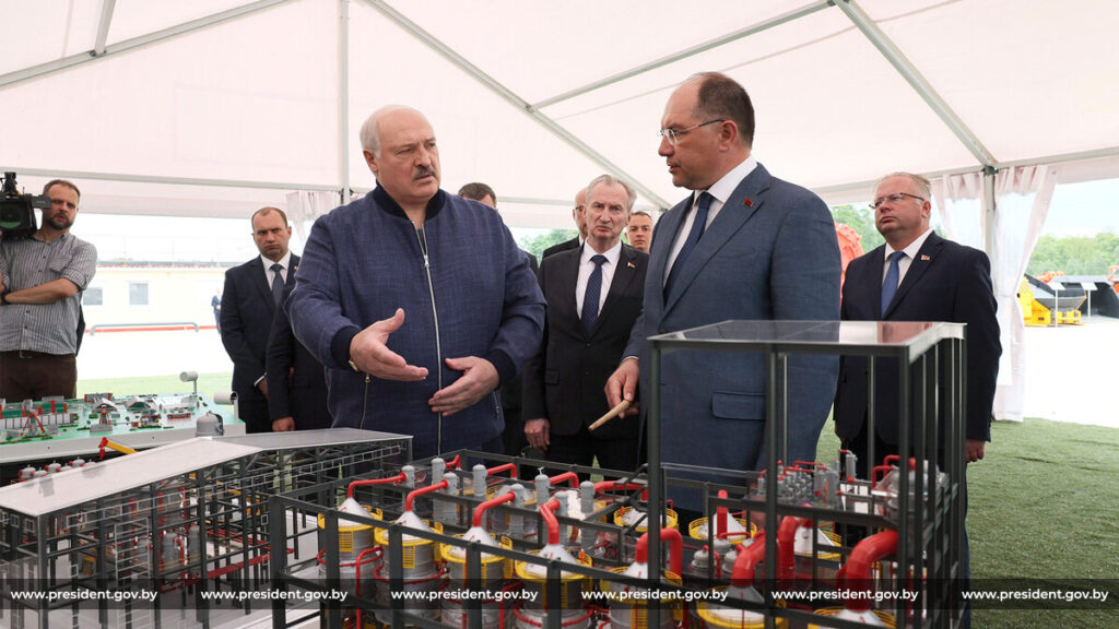 Лукашенко: «Развитие Любани должно быть включено в инвестиционную программу»