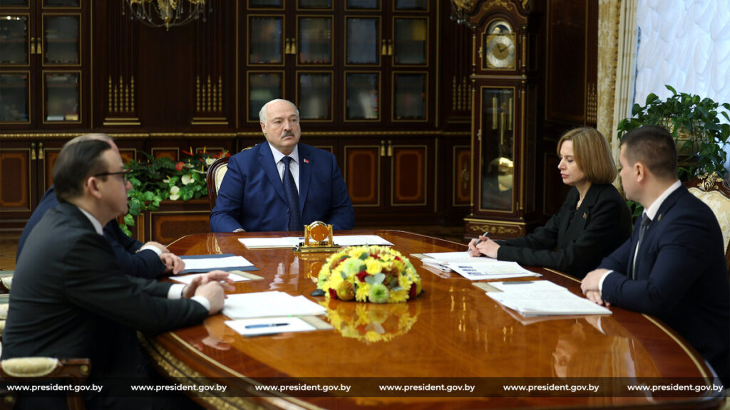 Лукашенко: люди должны быть уверены в справедливости вступительной кампании в вузы