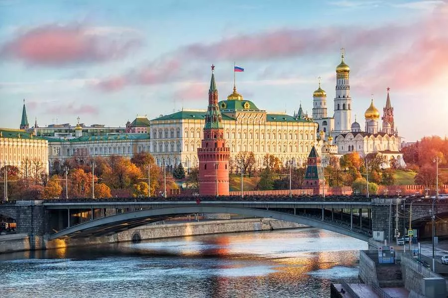 Россия ввела перемирие ко Дню Победы