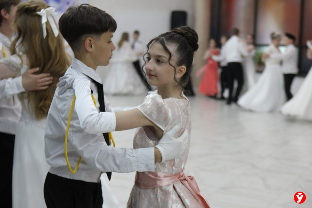 Фотофакт. Бал кадетов прошел в Солигорске