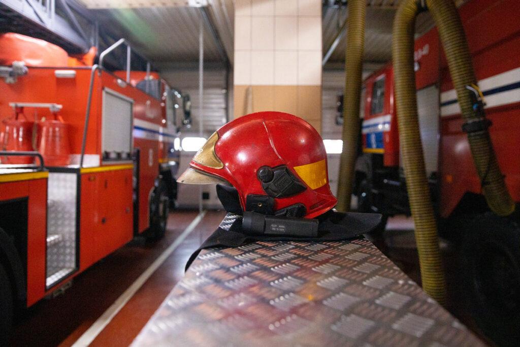 Пожарные спасли пенсионера из горящей квартиры в Любанском районе