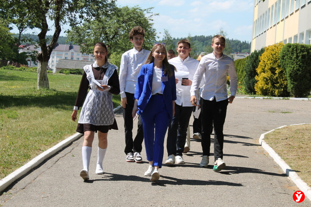 школьники