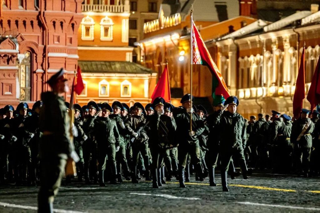 военные