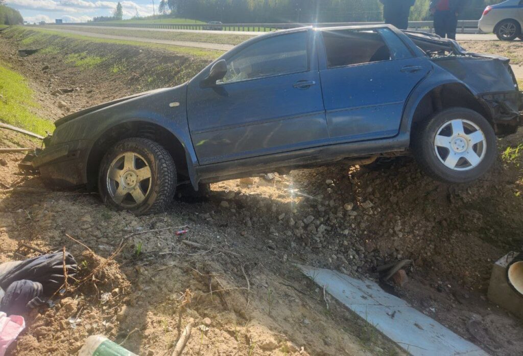Авто опрокинулось в Логойском районе