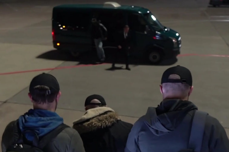Планировали атаку на БелАЭС и вооруженное вторжение — беглых преступников доставили в Беларусь