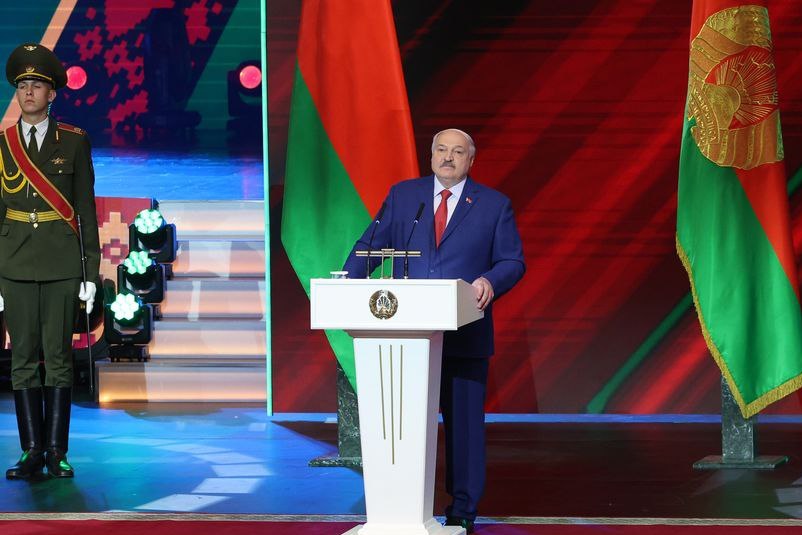 Лукашенко: «Война уже началась — за умы, сердца и головы наших людей»