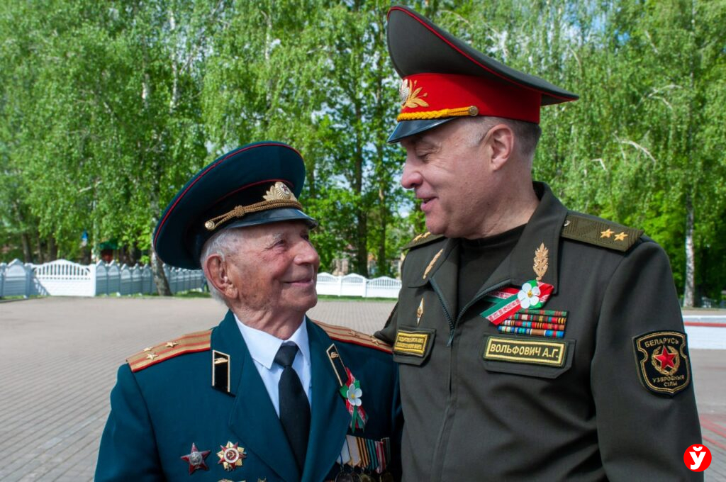 «Память — наша броня»: Вольфович объяснил кадетам, как Беларусь противостоит современным угрозам