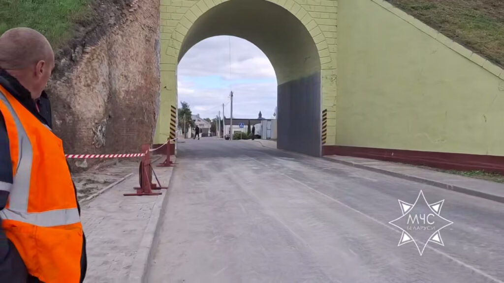 В Гродно из-за повреждения моста временно ограничено движение по улице Подольной