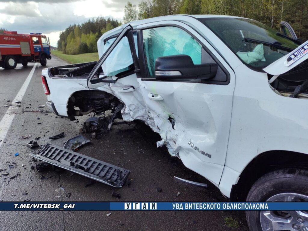 В ДТП в Толочинском районе пострадали три человека. В одной из машин были маленькие дети