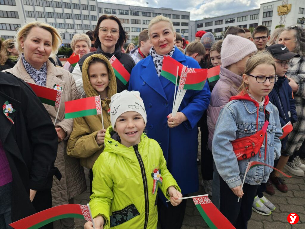 Праздник гордости и единства. Как на Минщине отметили День государственной символики