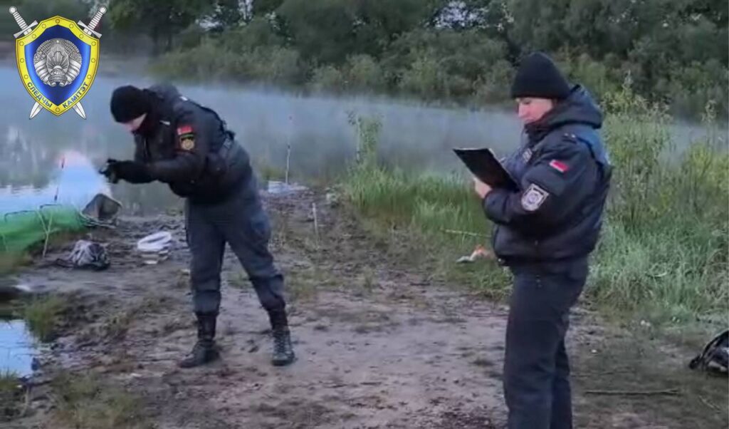 Под Мозырем автомобиль с рыбаками съехал в реку — один погиб