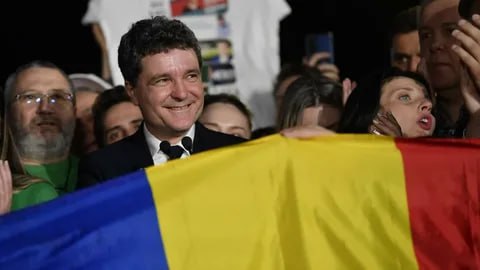 Мэр Бухареста Никушор Дан избран президентом Румынии во втором туре