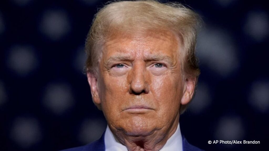 Трамп: Россия и Украина скоро начнут переговоры о приостановке огня и завершении конфликта